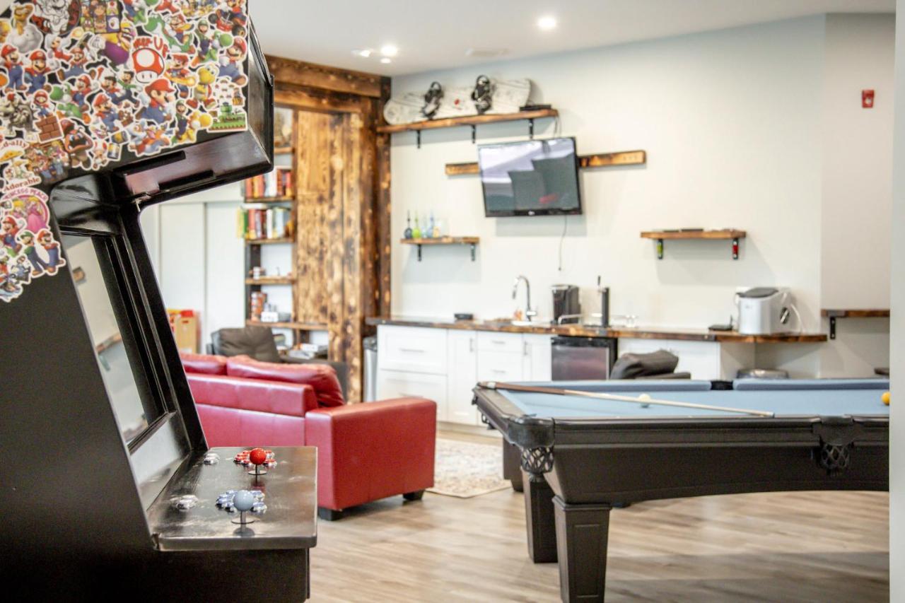 Ski In Ski Out With Huge Game Room And Hot Tub Fernie Exterior foto