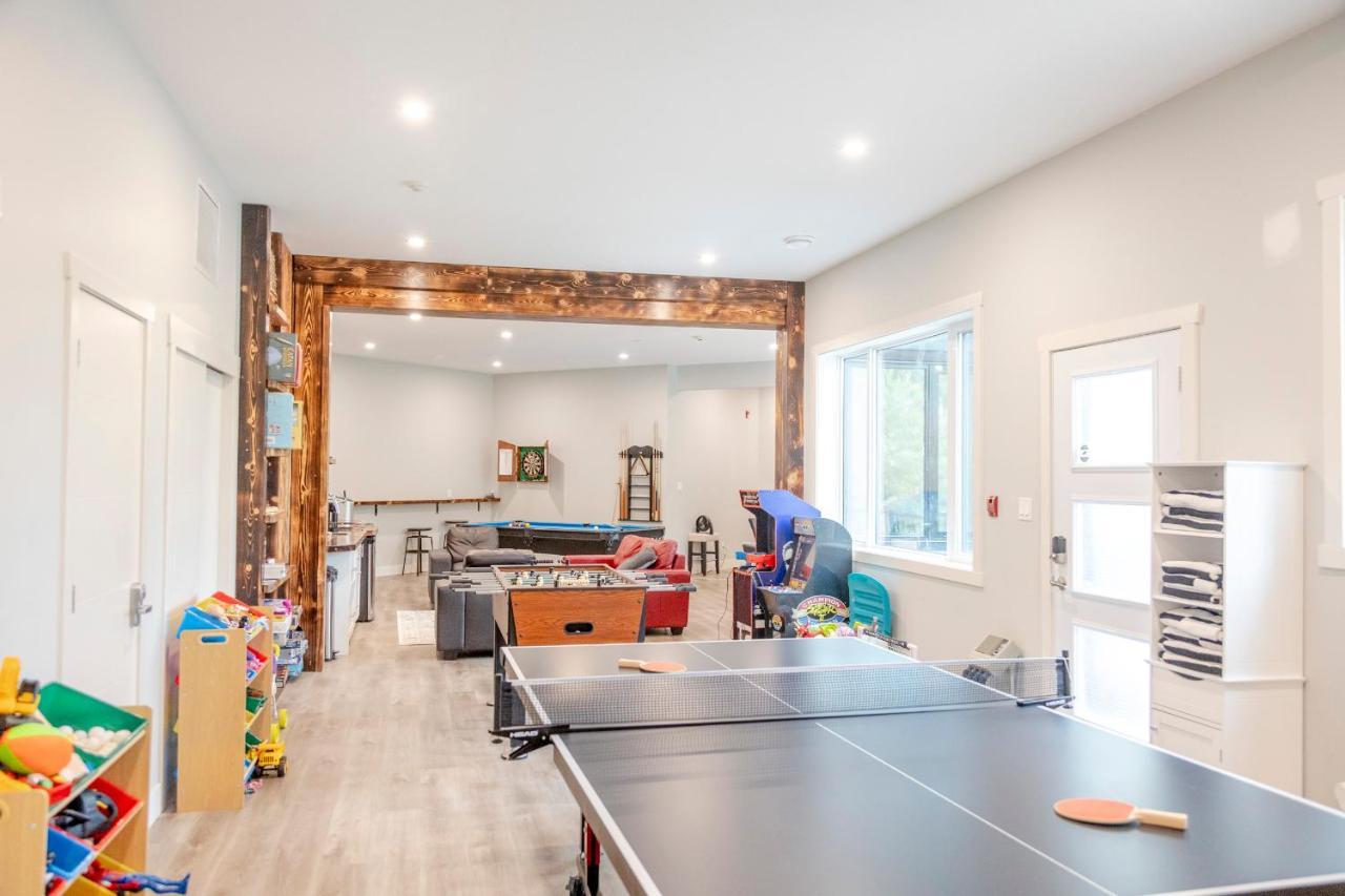 Ski In Ski Out With Huge Game Room And Hot Tub Fernie Exterior foto