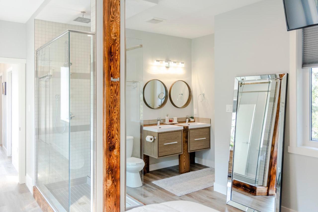 Ski In Ski Out With Huge Game Room And Hot Tub Fernie Exterior foto
